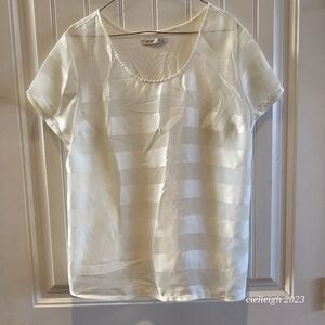 💥4 for $25💥 Old Navy cream tshirt